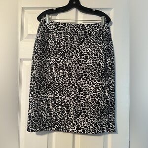 Leslie Stuart black and white design skirt